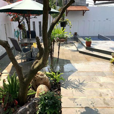 Villa Rumah Ibu Dago Bandung Exterior foto