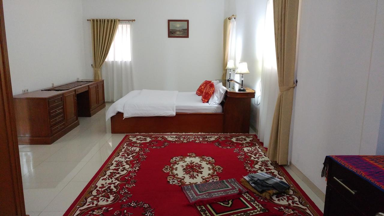 Villa Rumah Ibu Dago Bandung Exterior foto